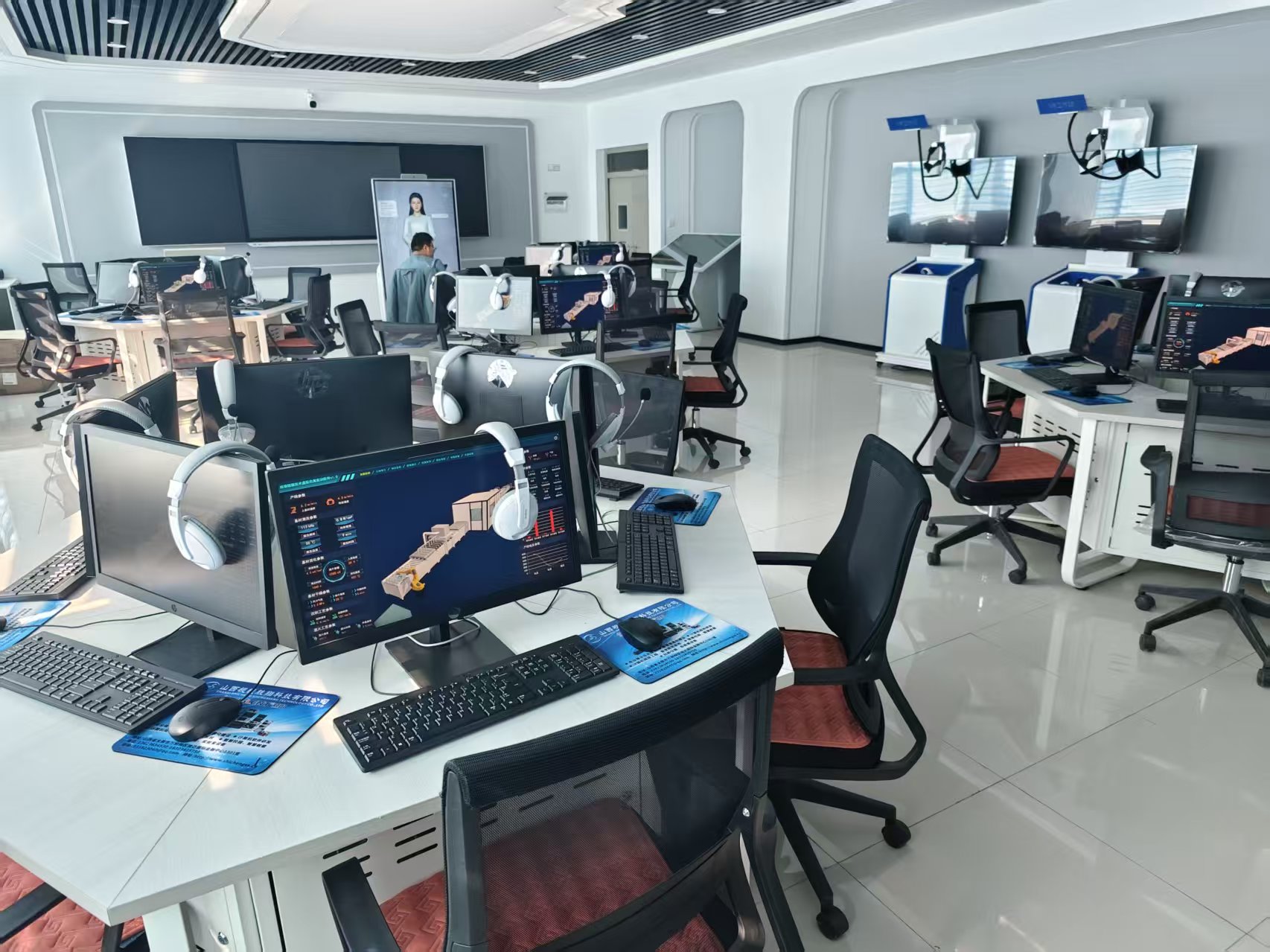 數字人賦能玻璃鍍膜實訓革新！